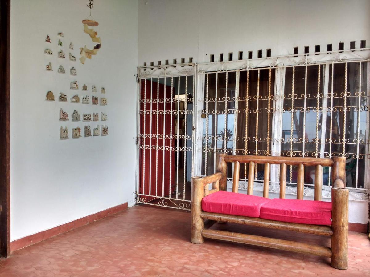 Los Cocos Hostal Bazan Екстер'єр фото